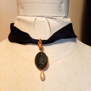 Vintage liz claiborne Choker Necklace Great Dane